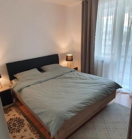 Apartament Chaplins 3 Camere Piatra Neamţ Eksteriør bilde